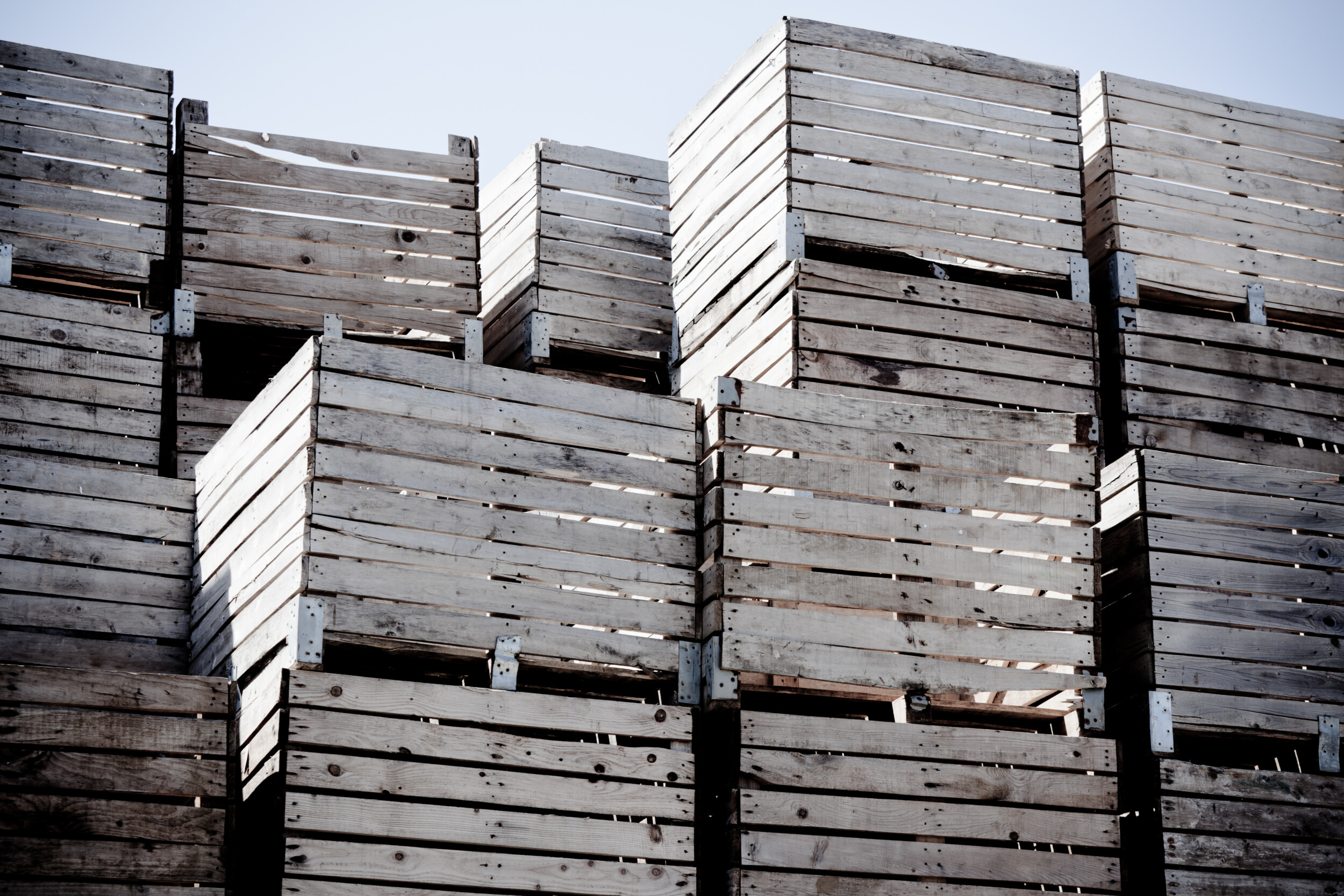 Houten kisten inzamelen